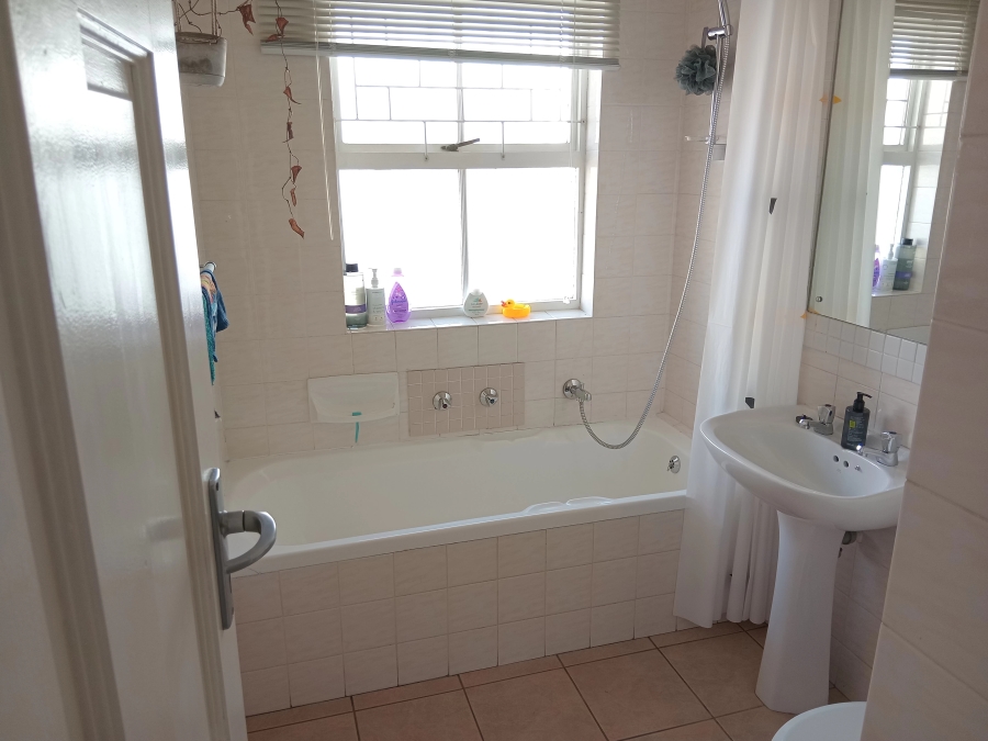 To Let 3 Bedroom Property for Rent in Rondebosch Western Cape